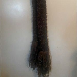 Scarf crocheted with fringe.